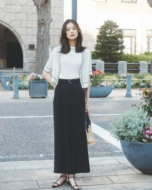 30代女性の落ち着きと大人の余裕を演出する上品なワントーンコーデ