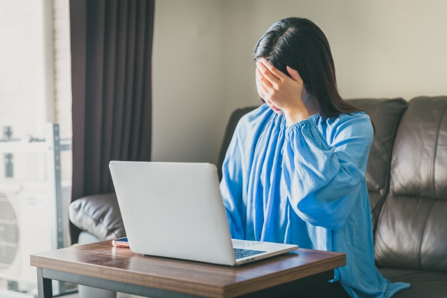 婚活疲れを感じる30代女性。条件重視や減点方式でのジャッジに息苦しさを覚える様子