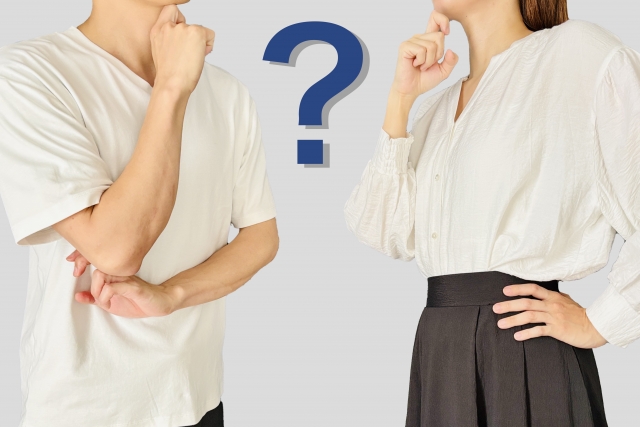 多くの結婚相談所の中からどこがいいか選べず悩む30代女性